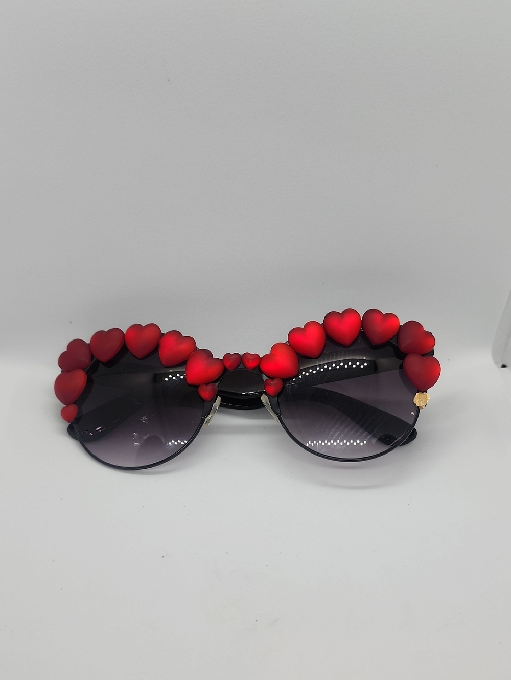 GASOLINE GLAMOUR RED HEART OF GLASS COCO ROUND SUNGLASSES - Picture 4 of 4